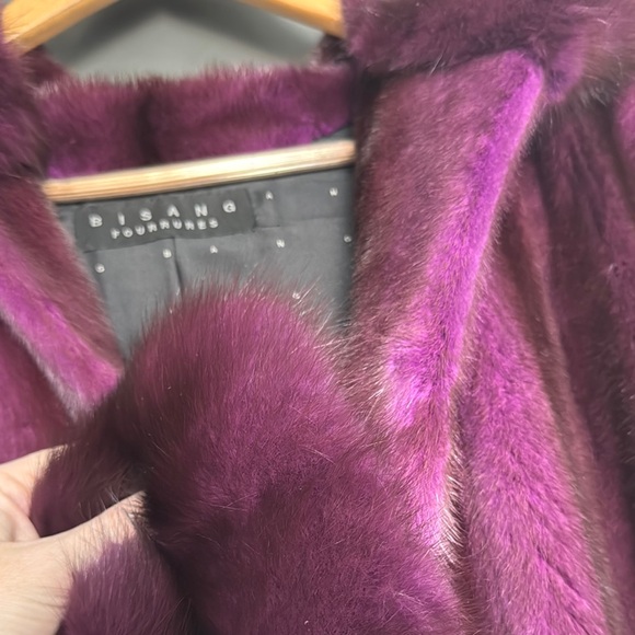 Luxurious Purple Fur Coat - Picture 8 of 9